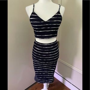 2 piece set - Skirt and Crop top